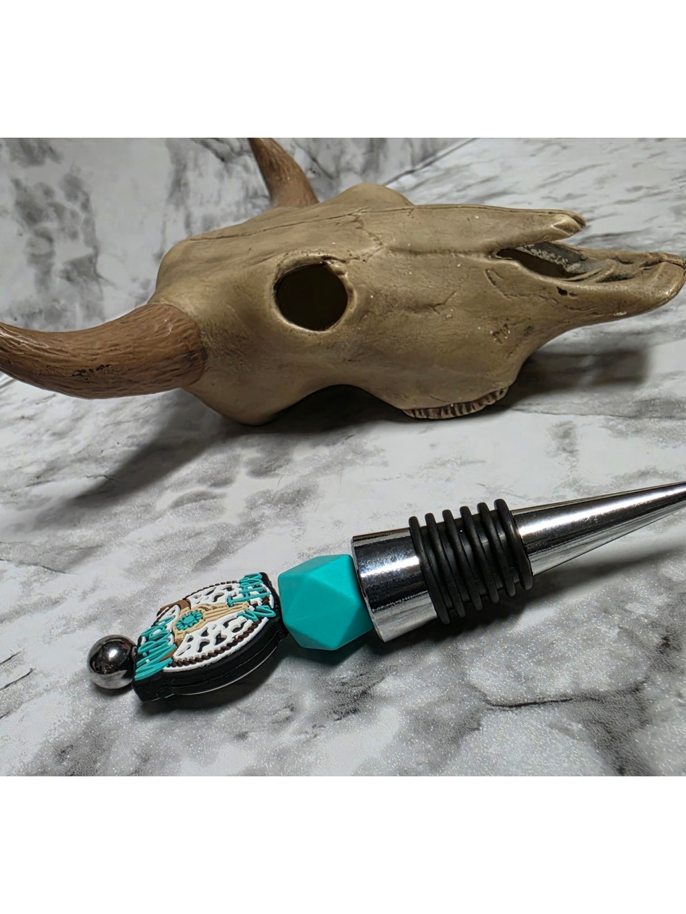 Turquoise Decorative Wine Bottle Stopper with Geometric Accent